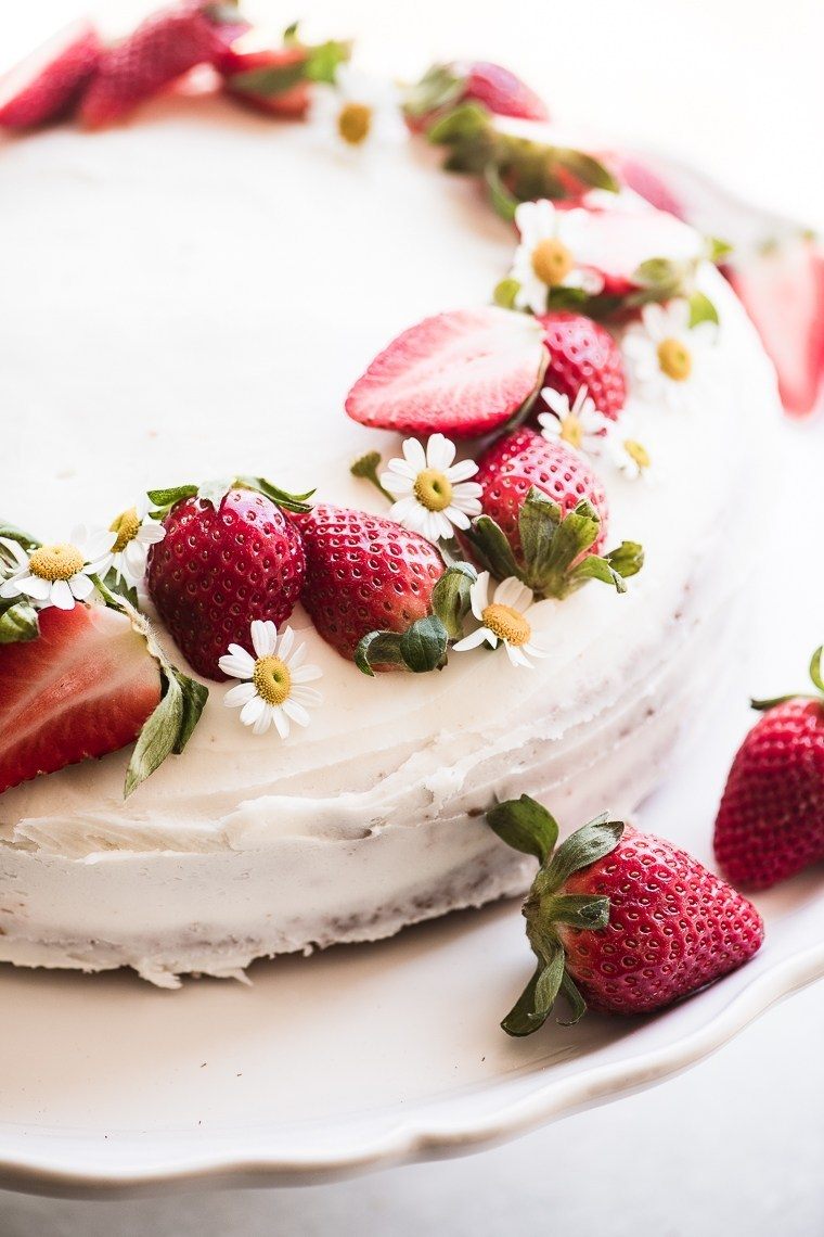 Easy Strawberry Cake Recipe | HeyFood — heyfoodapp.com