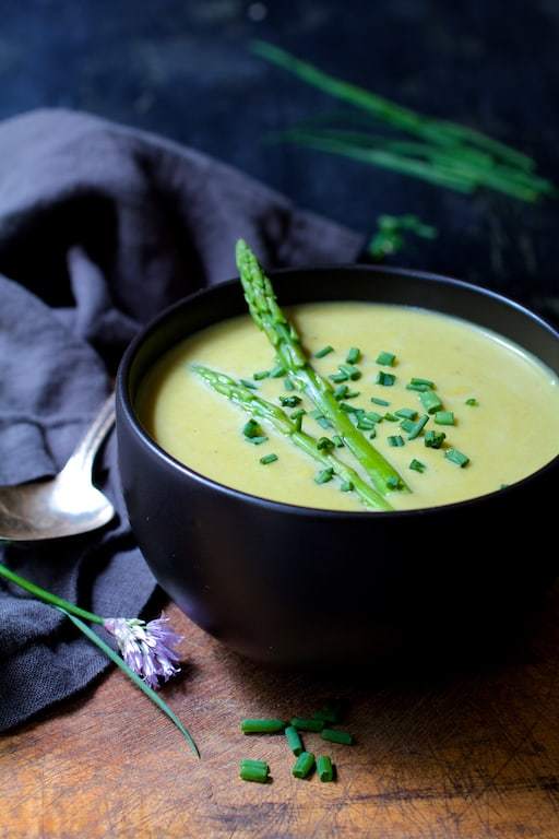 Cream of Asparagus and Leek Soup with Curry Recipe | HeyFood — heyfoodapp.com