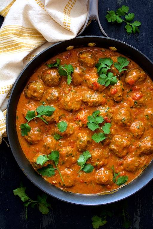 Meatballs in Spicy Curry Recipe | HeyFood — heyfoodapp.com