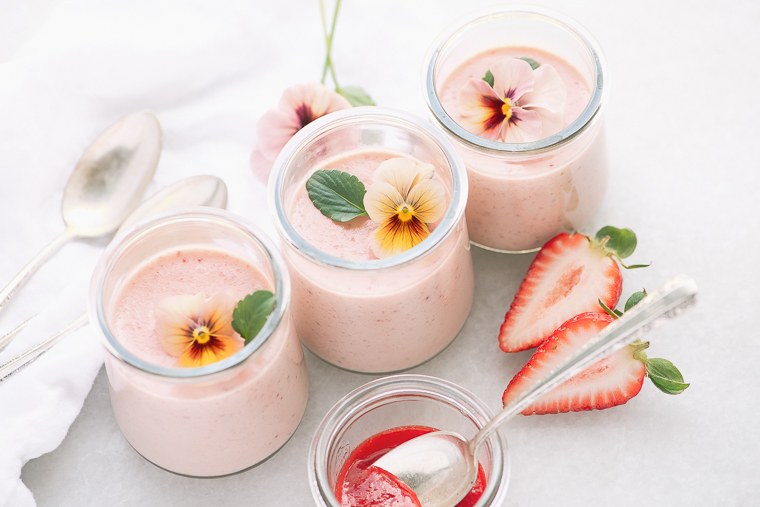 Strawberries and Cream Pots Recipe | HeyFood — heyfoodapp.com