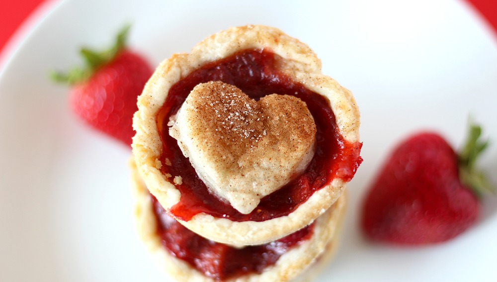 Vegan Strawberry Rhubarb Mini Pies Recipe | HeyFood — heyfoodapp.com