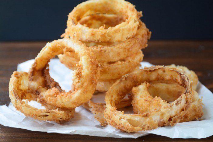 Sweet Walla Walla Onion Rings Recipe | HeyFood — heyfoodapp.com