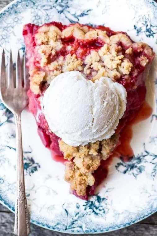 Strawberry Crumble Pie Recipe | HeyFood — heyfoodapp.com