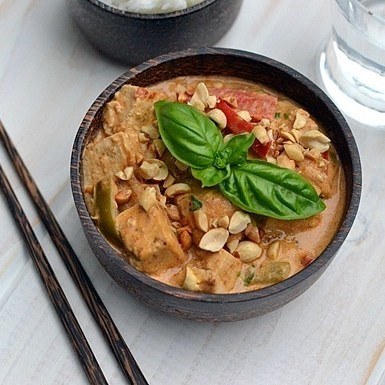 Panaeng Curry with Tofu & Peppers Recipe | HeyFood — heyfoodapp.com