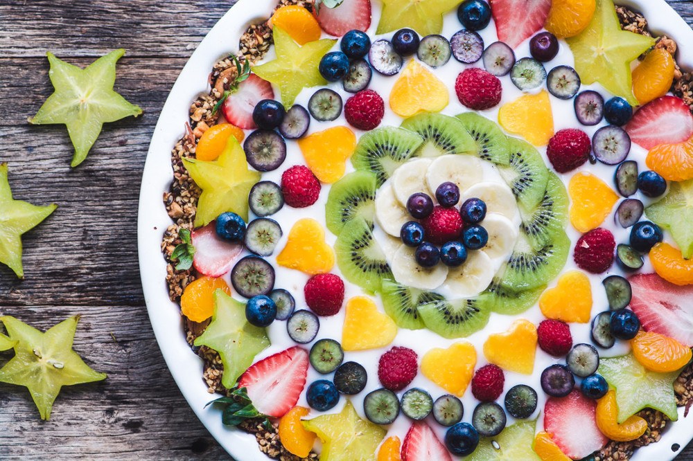 Vegan Fruit and Yogurt Breakfast Tart Recipe | HeyFood — heyfoodapp.com