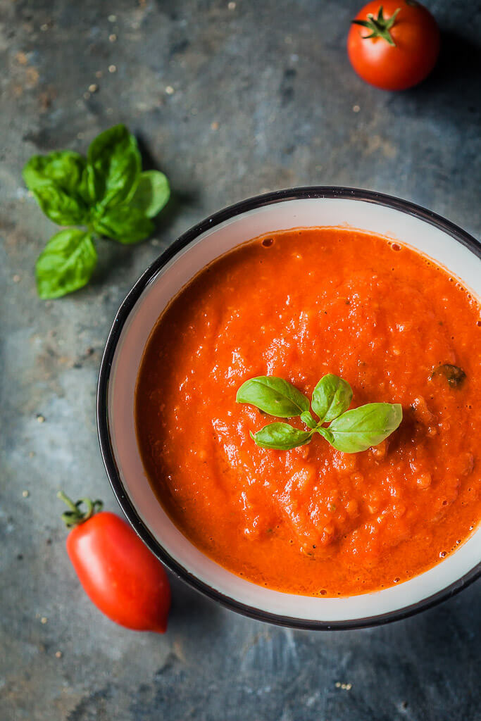 Simple Tomato Pasta Sauce Recipe | HeyFood — heyfoodapp.com