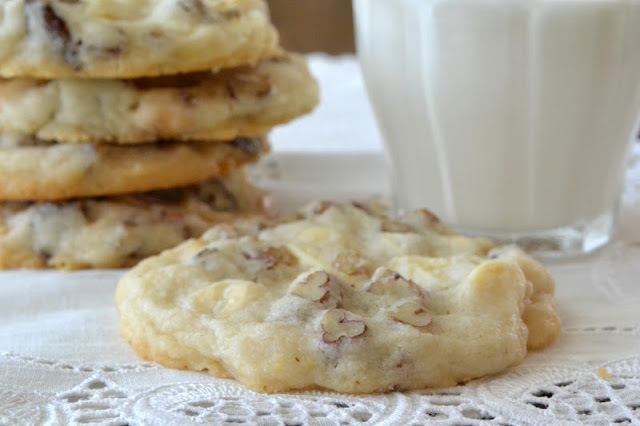 White Chocolate Chip Pecan Shortbread Cookies Recipe | HeyFood — heyfoodapp.com