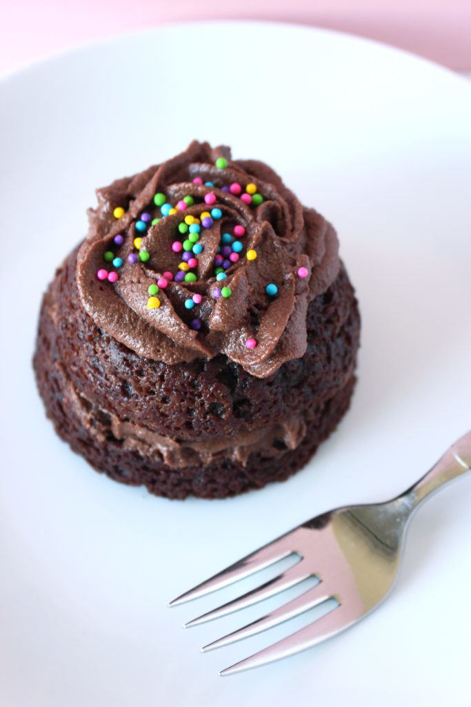 Mini Vegan Chocolate Cakes Recipe | HeyFood — heyfoodapp.com
