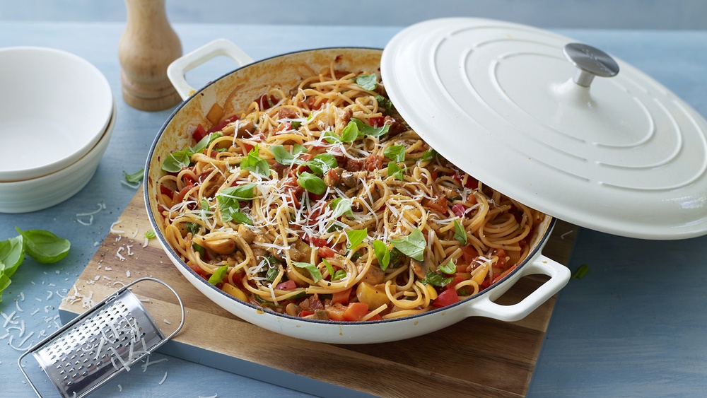 One-pot Chorizo And Pepper Spaghetti Recipe | HeyFood — heyfoodapp.com