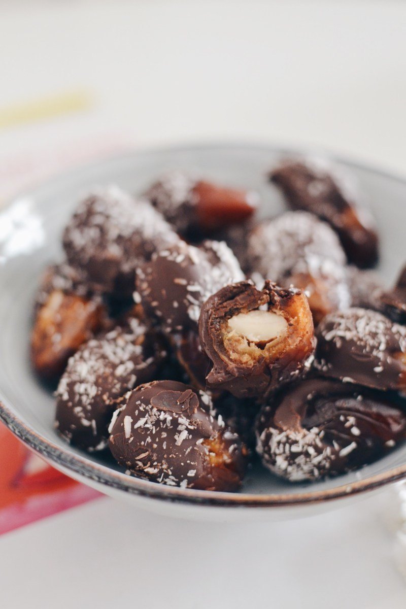 Stuffed dates, dipped in dark chocolate Recipe | HeyFood — heyfoodapp.com