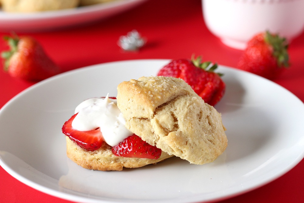 Vegan Maple Strawberry Shortcake Recipe | HeyFood — heyfoodapp.com