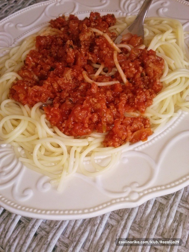 Spaghetti Bolognese Recipe | HeyFood — heyfoodapp.com