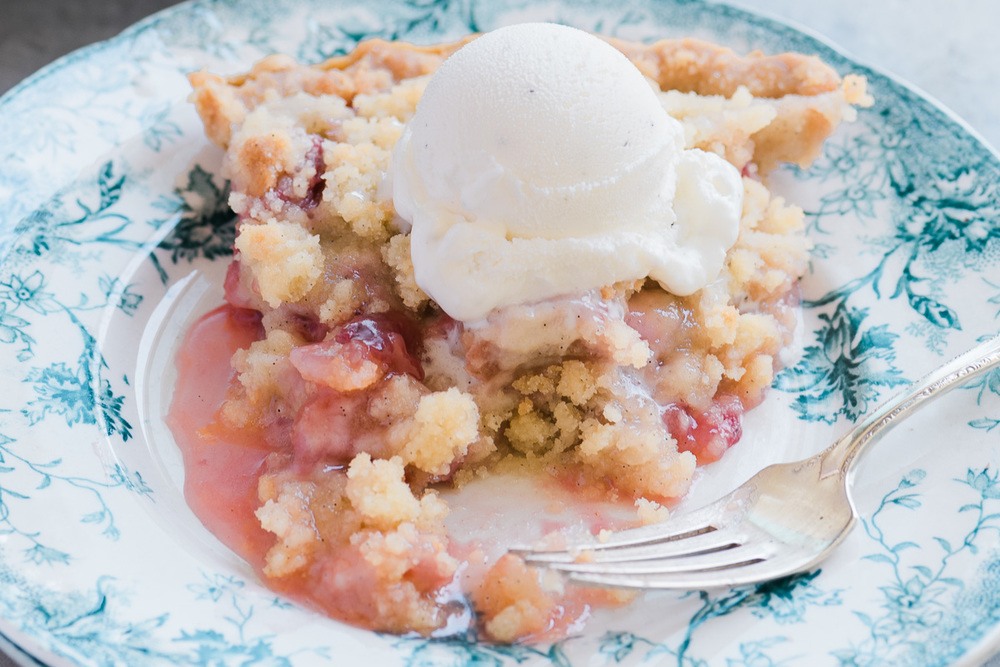 Strawberry Rhubarb Crumble Pie Recipe | HeyFood — heyfoodapp.com