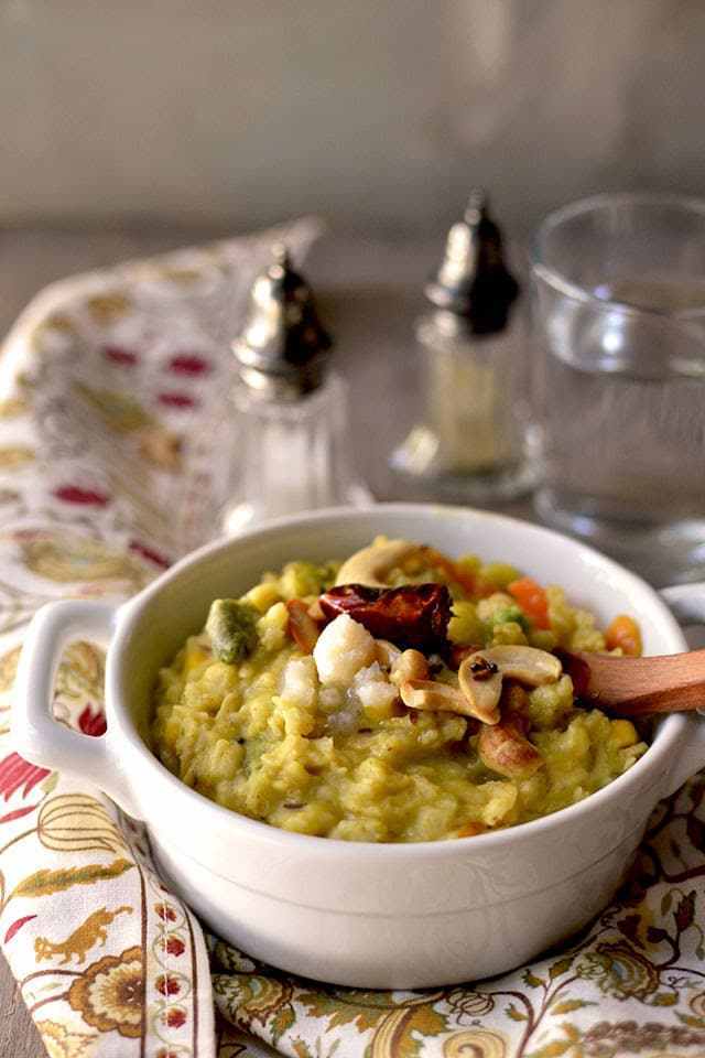 Oats Khichdi (Oats-Lentil Porridge) Recipe | HeyFood — heyfoodapp.com