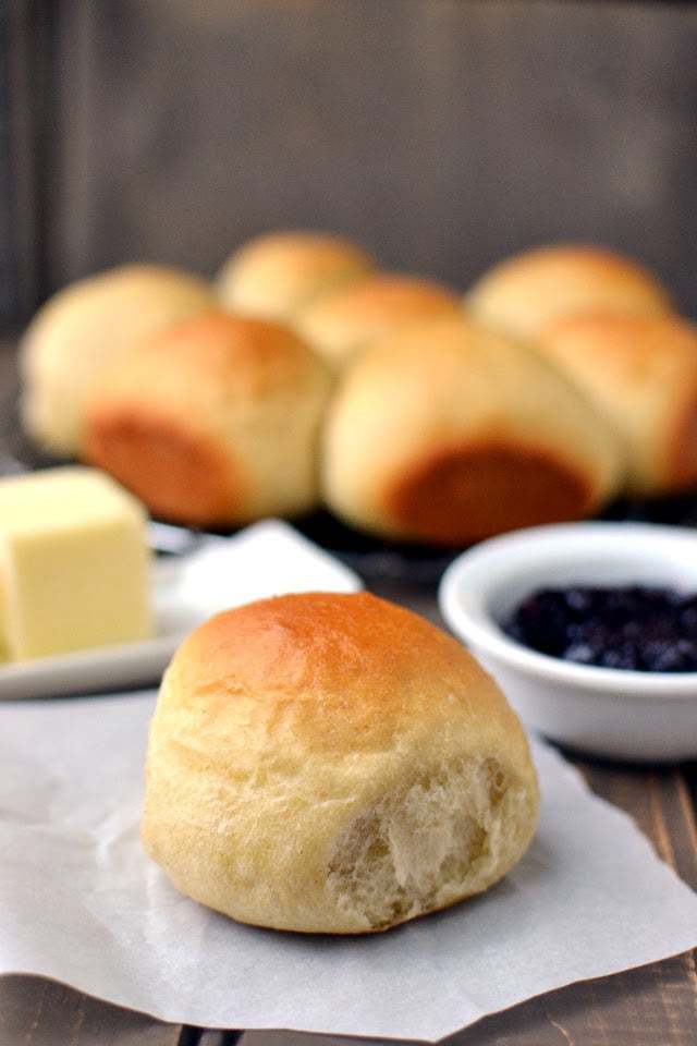 Golden Pull-apart Butter buns Recipe | HeyFood — heyfoodapp.com