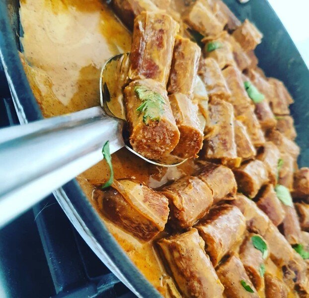 Keto Curry Sausages Recipe | HeyFood — heyfoodapp.com