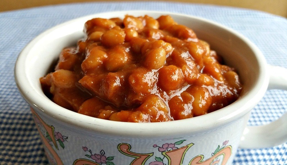 Best Dang Vegan BBQ Baked Beans Recipe | HeyFood — heyfoodapp.com