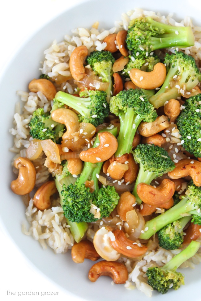 Broccoli Cashew Stir-Fry Recipe | HeyFood — heyfoodapp.com